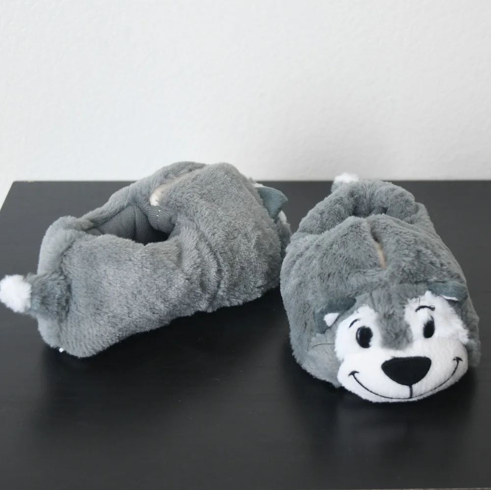 FlipaZoo Reversible Polar Bear 🐻‍❄️ to Wolf 🐺 Slippers. Size 11-12 Little Kids